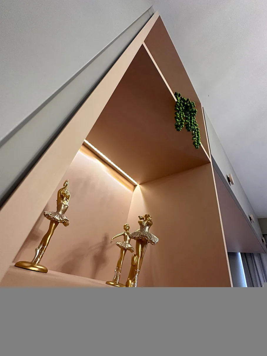 Nicho planejado com iluminação em LED